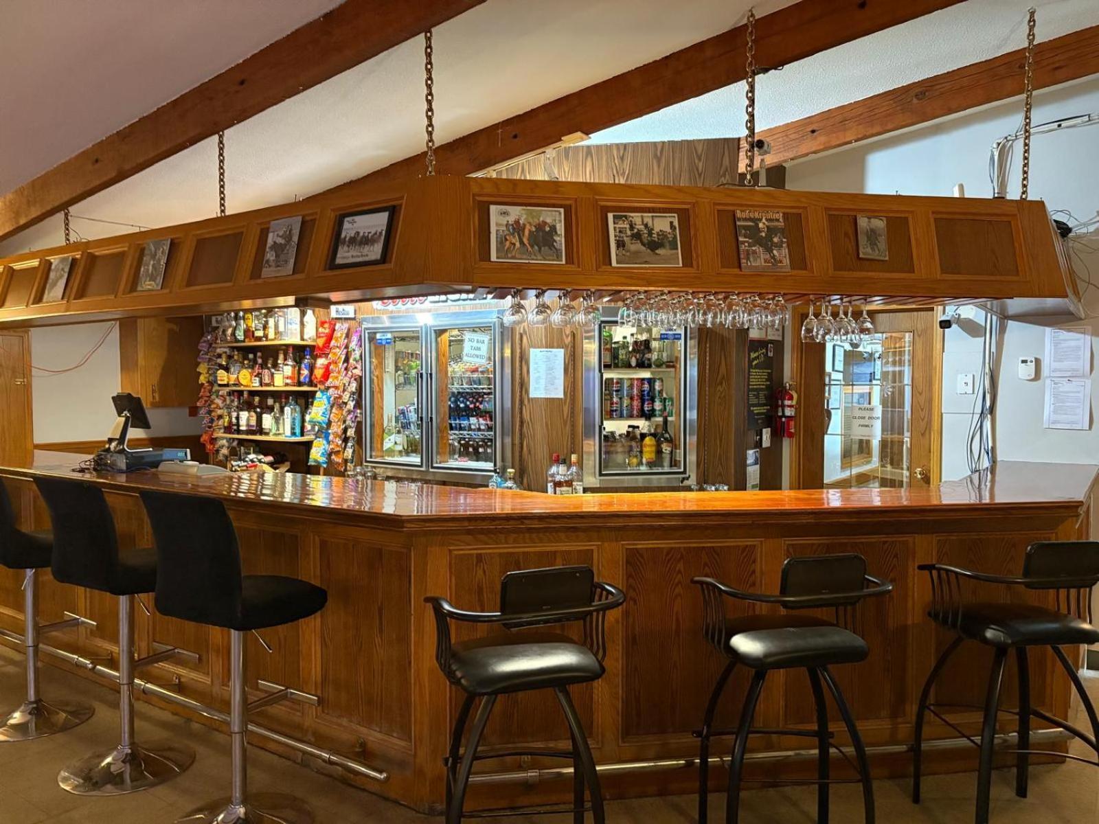 Maple Creek Motor Inn Zewnętrze zdjęcie