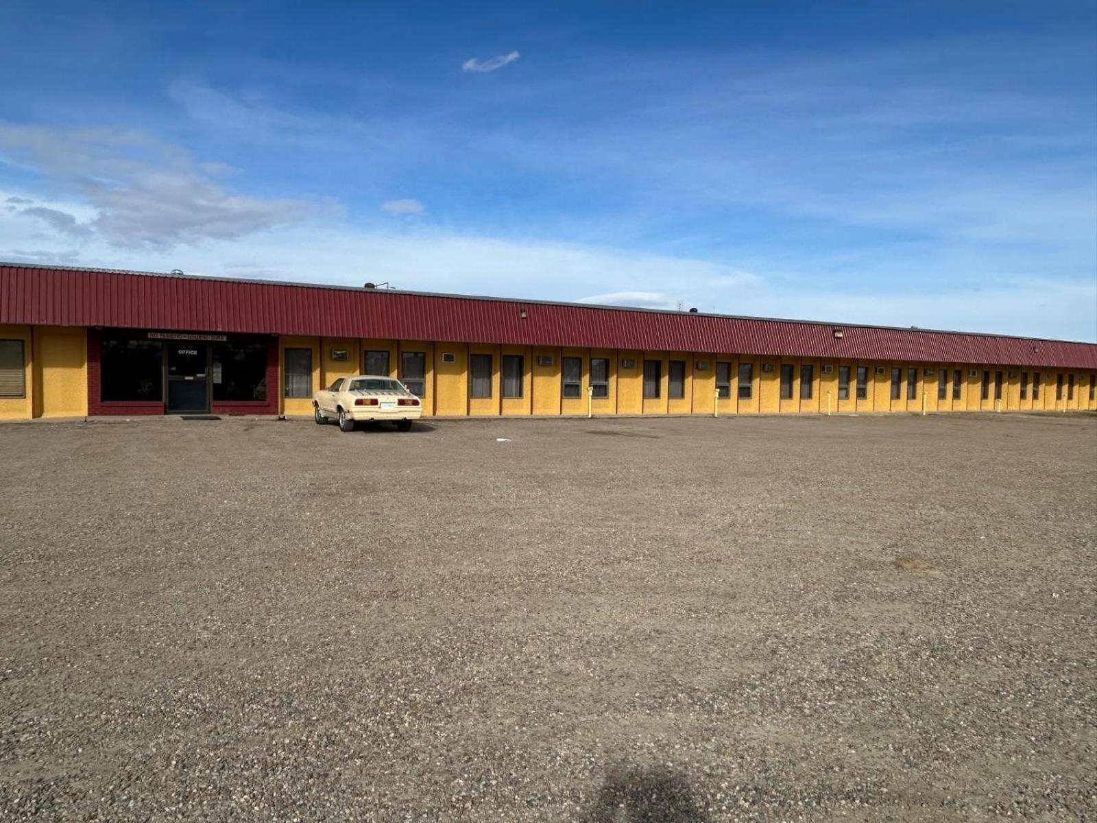Maple Creek Motor Inn Zewnętrze zdjęcie