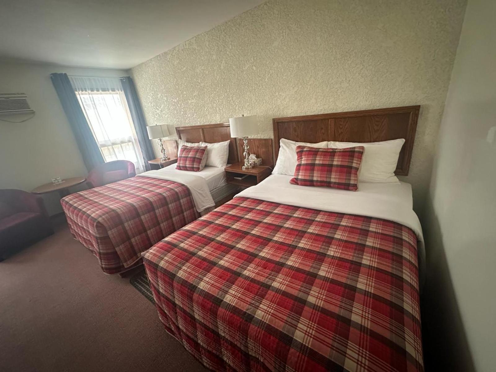 Maple Creek Motor Inn Zewnętrze zdjęcie