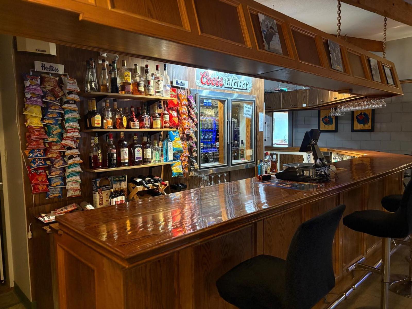 Maple Creek Motor Inn Zewnętrze zdjęcie