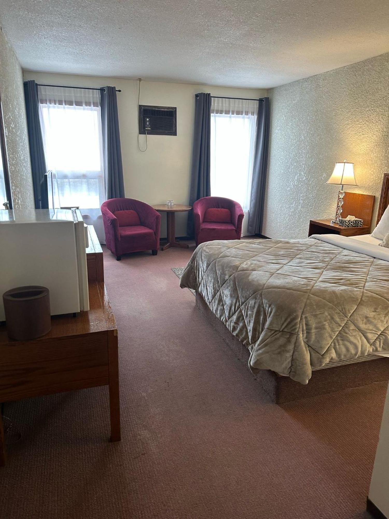 Maple Creek Motor Inn Zewnętrze zdjęcie