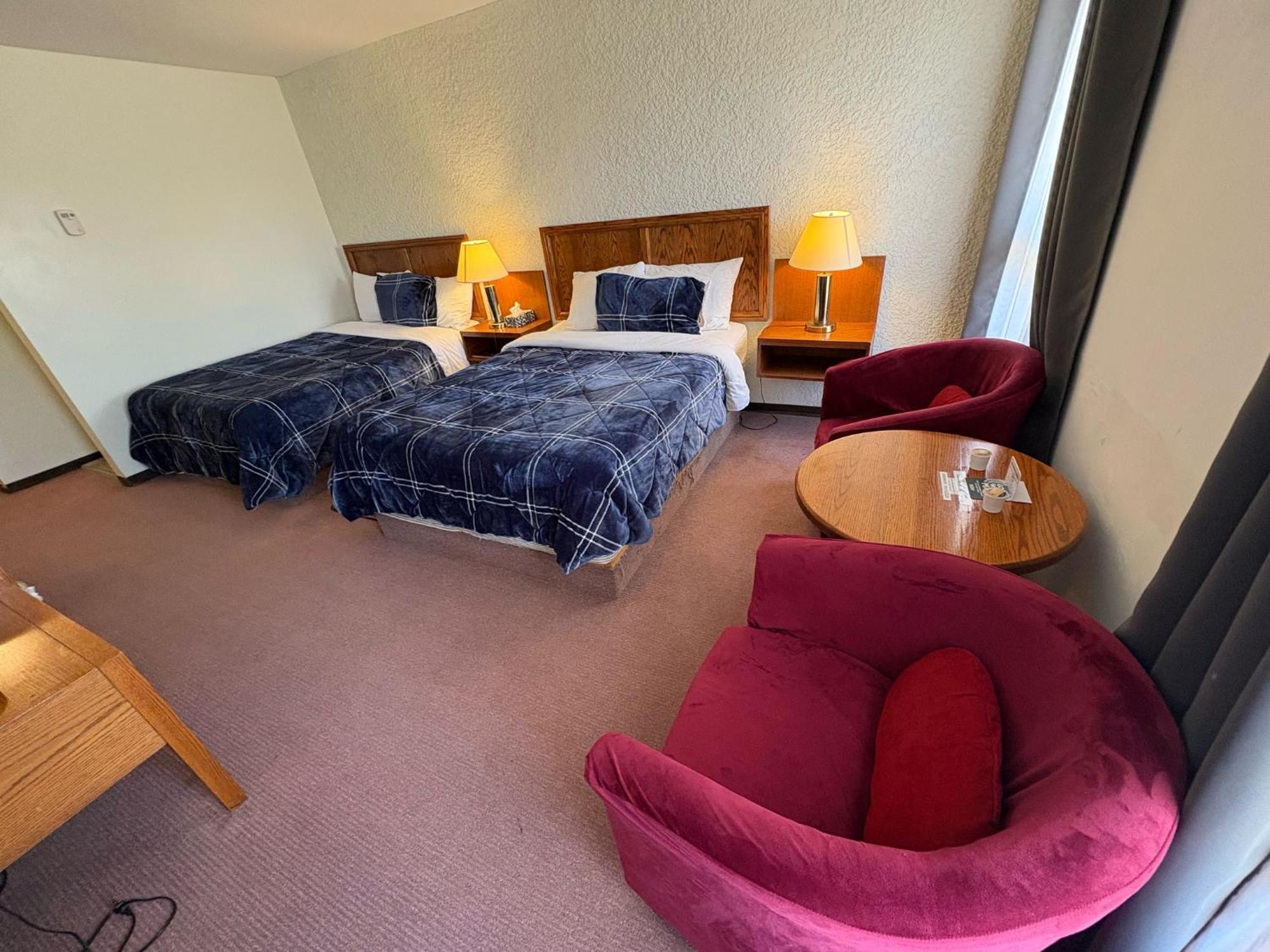 Maple Creek Motor Inn Zewnętrze zdjęcie