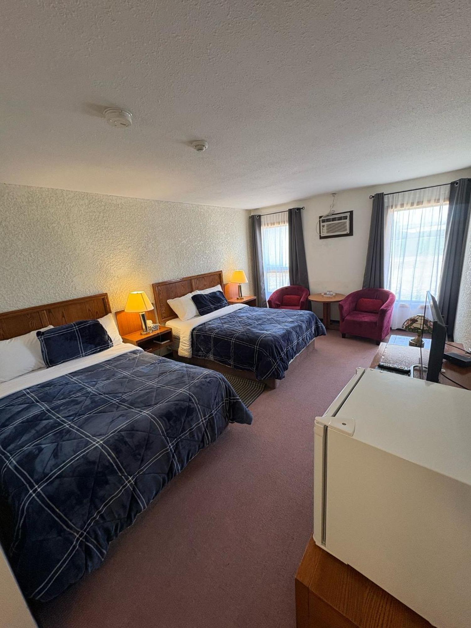Maple Creek Motor Inn Zewnętrze zdjęcie