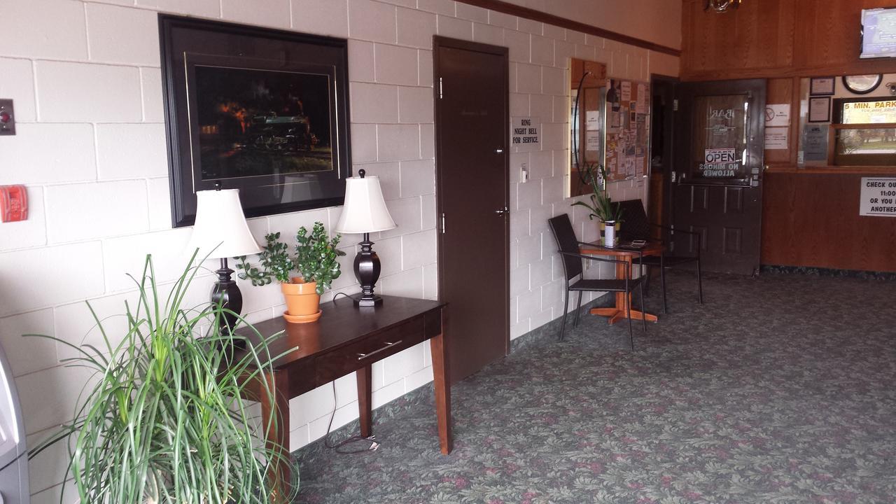 Maple Creek Motor Inn Zewnętrze zdjęcie