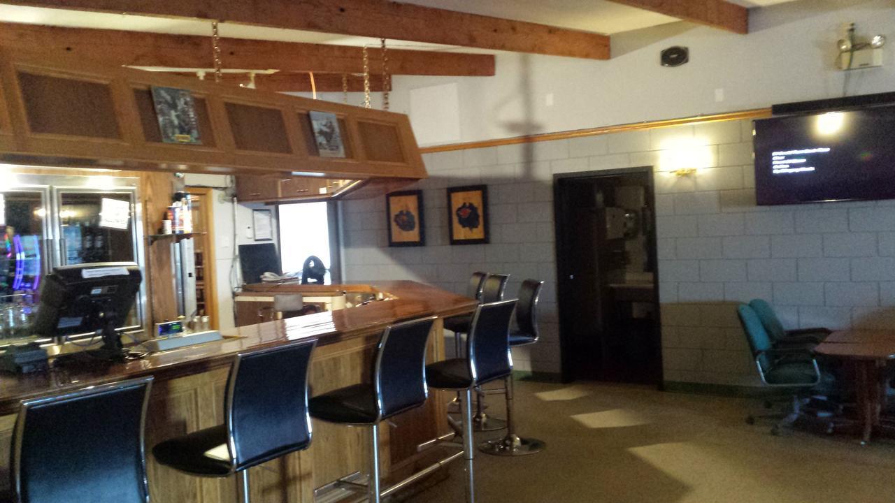 Maple Creek Motor Inn Zewnętrze zdjęcie