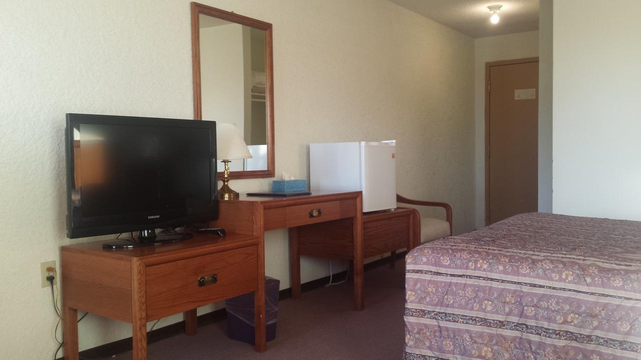 Maple Creek Motor Inn Zewnętrze zdjęcie