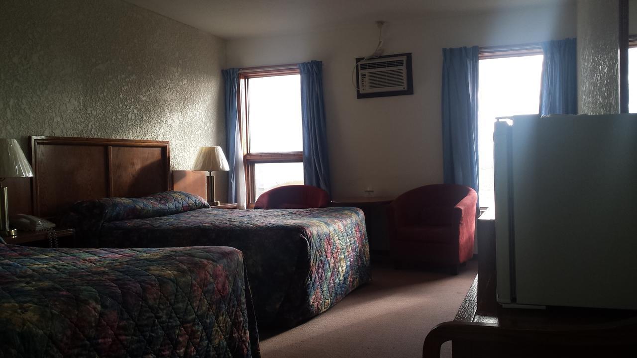 Maple Creek Motor Inn Zewnętrze zdjęcie